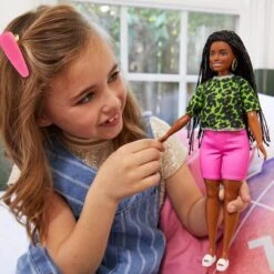 Barbie - Muñeca Fashionista - Camiseta Leopardo Neón -Juguetes Para Niños medias 179