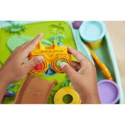 Play-Doh - Plastilina 2-en-1 Estación Creativa De Utensilios Y Mesa De Creación Reverso ㅤ -Juguetes Para Niños medias 2320